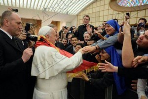 Papa-Françesku-foto-ne-media-shqiptare